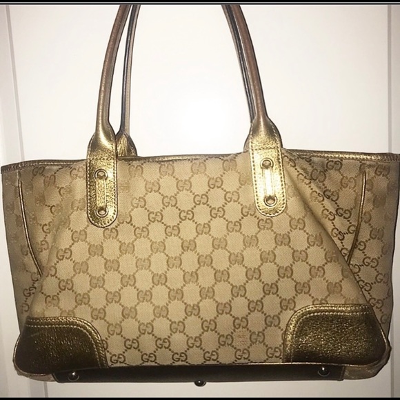 GUCCI SPECIAL $100.00 MORE MARKDOWN!!Authentic GUCCI metallic gold shoulder bag - Picture 5 of 16